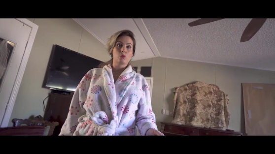 Üvey Oğula Yardım Türkçe Altyazılı